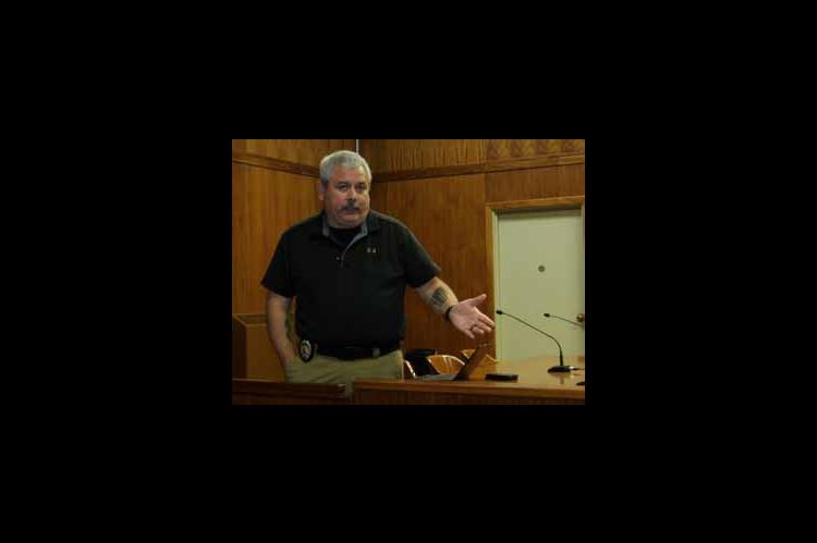 Ellsworth Police Chief Chad Murphy briefs county employees on the active shooter training for the day. ALAN RUSCH/Ellsworth County Independent-Reporter