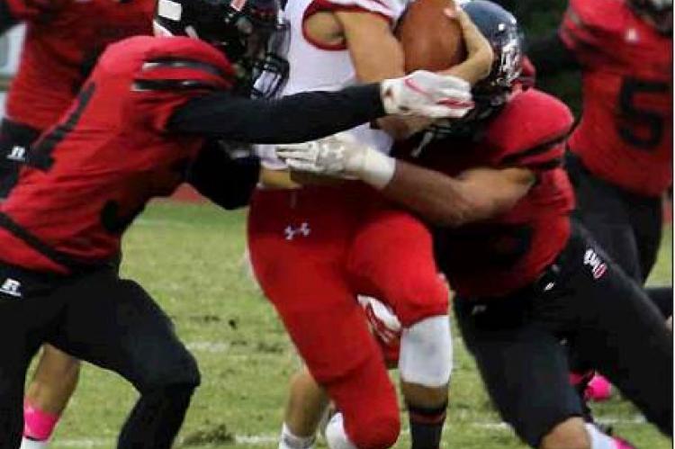Hoisington defeats the Bearcats