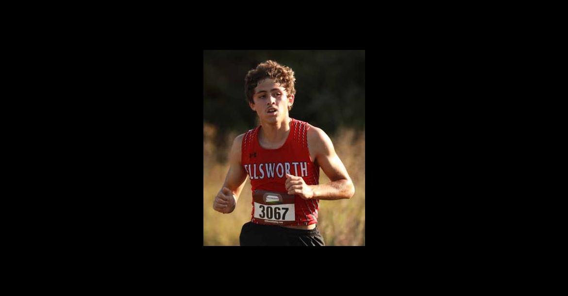 Sophomore Octavio Rodriguez competes at the SES meet, where he placed ninth and set a personal record of 17:25.